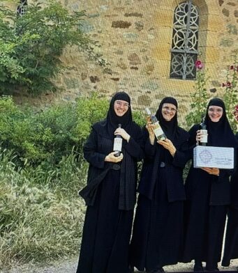 AIDONS LES SOEURS VIGNERONNES DU MONASTERE DE SOLAN A ACHETER UN TRACTEUR !